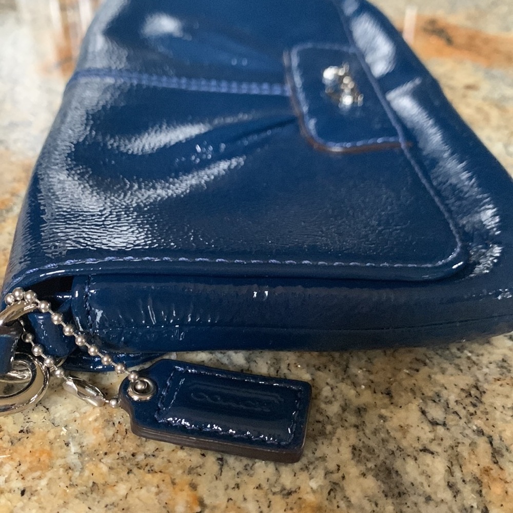 Coach Wristlet - Picture 4 of 7